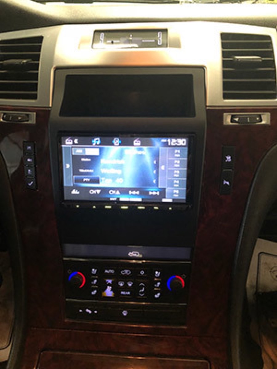 Kenwood double-DIN head unit with CarPlay