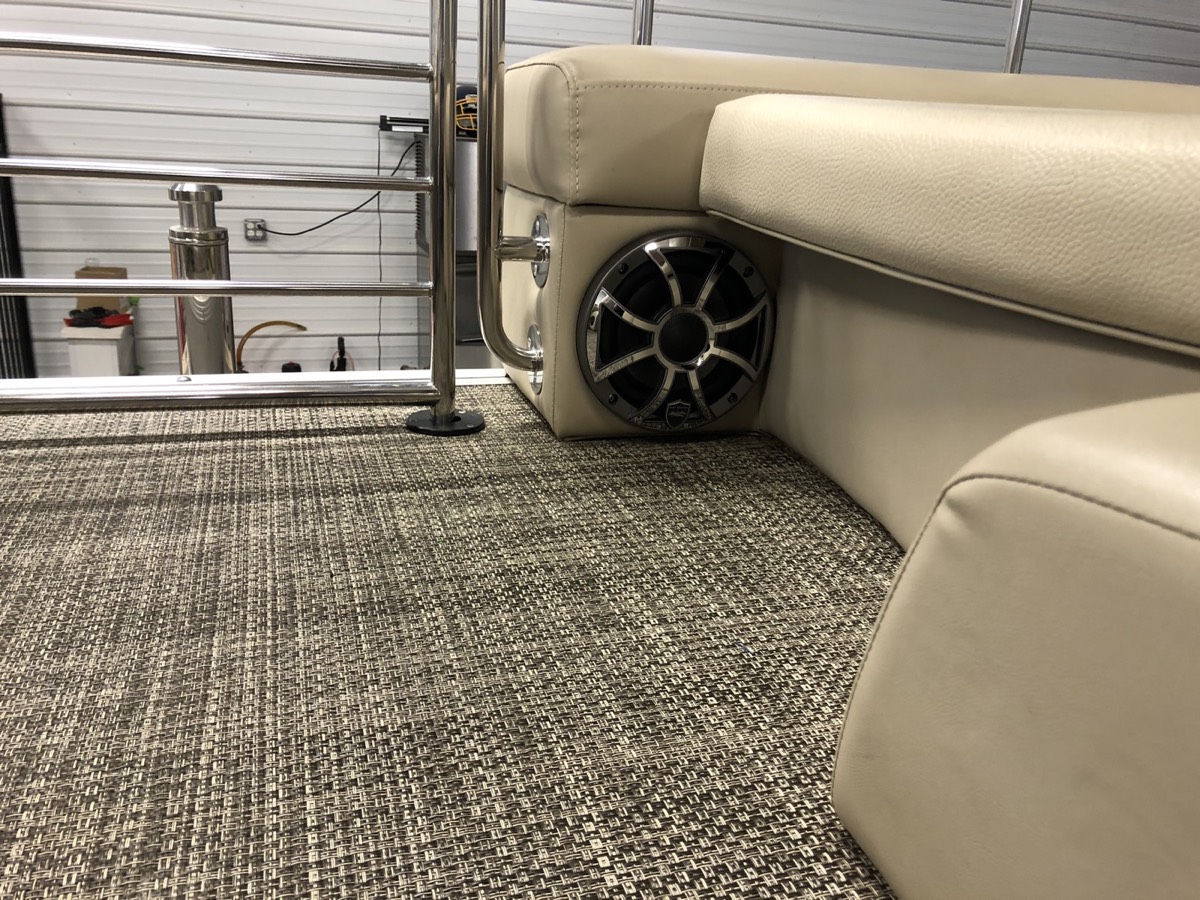 Pontoon: Pontoon speaker install