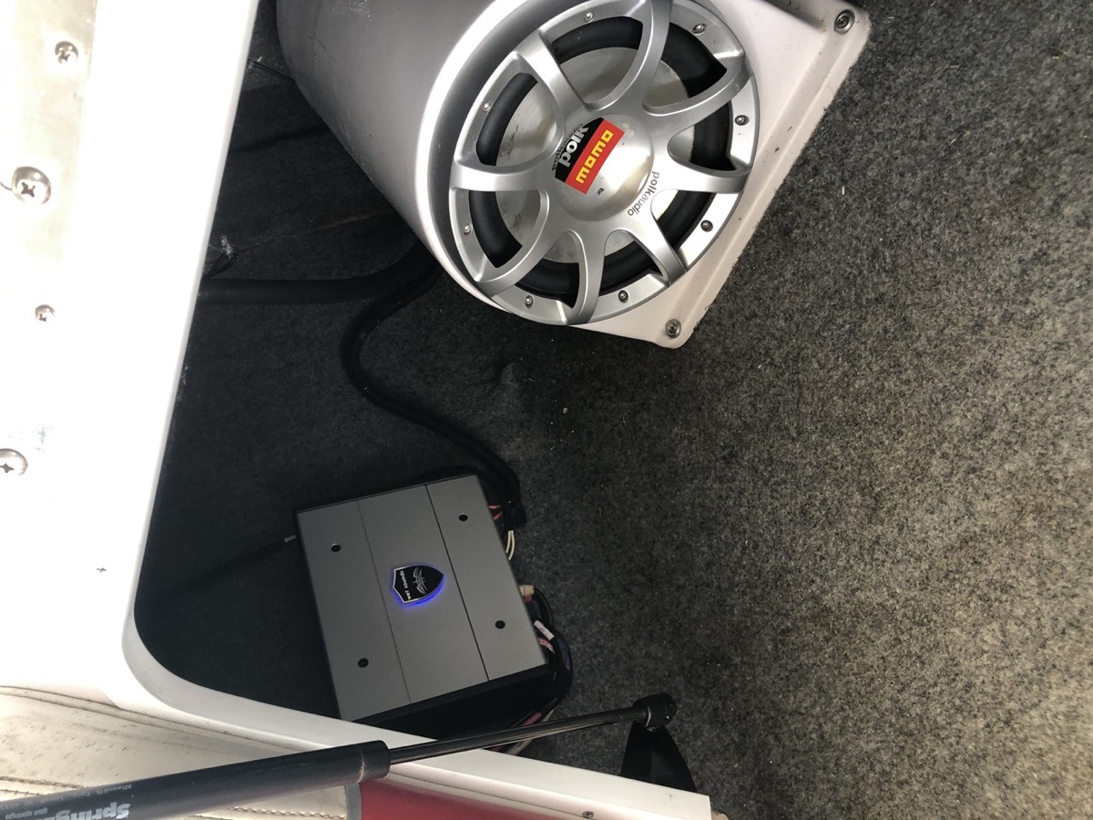 Tower audio: Tower speaker pod and amplifier