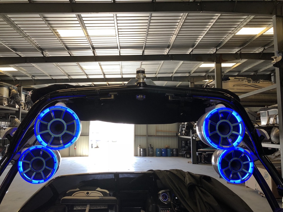 Tower audio: Tower speaker array with blue LED rings
